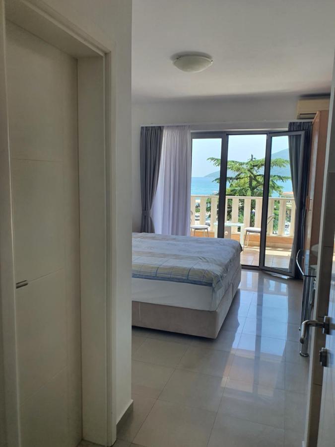 Montesun Residence Herceg Novi Buitenkant foto