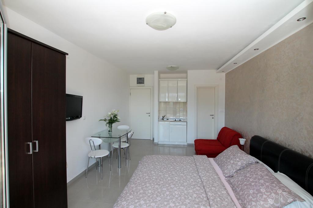 Montesun Residence Herceg Novi Buitenkant foto
