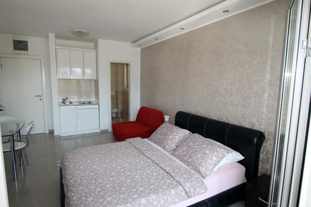 Montesun Residence Herceg Novi Buitenkant foto